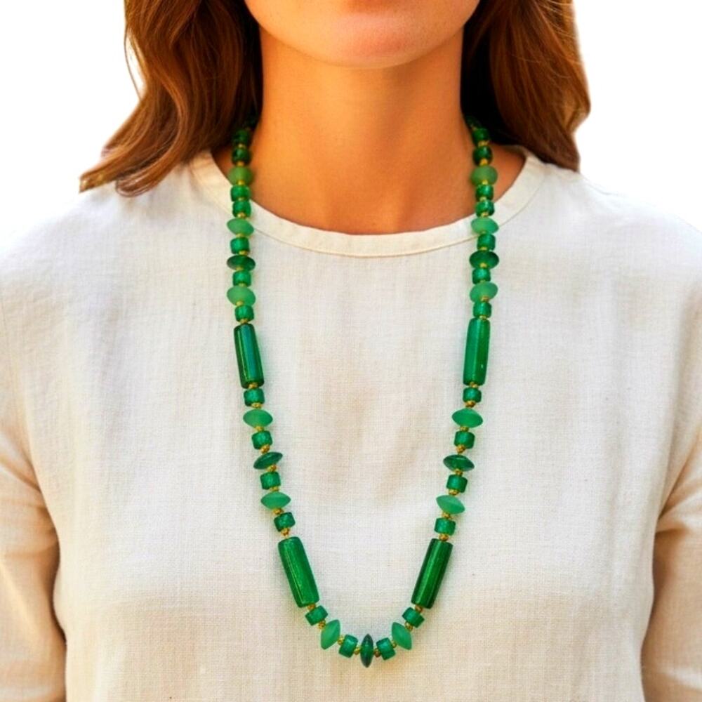 Vintage Beaded Green Bottle Glass Necklace 32 Inches